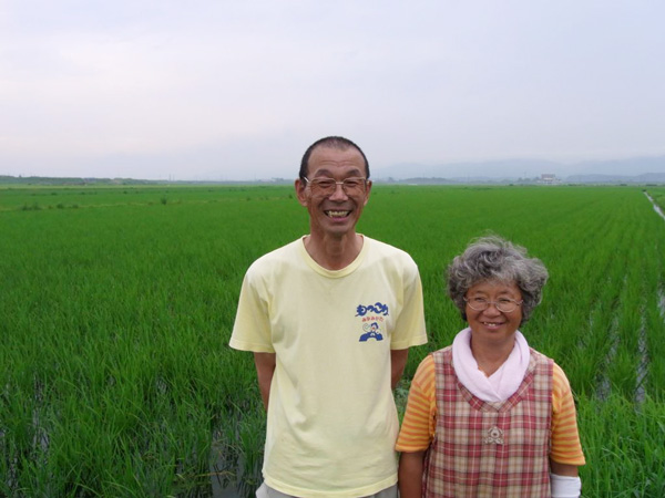 無肥料・自然栽培成澤さんのササニシキ成澤さんご夫婦
